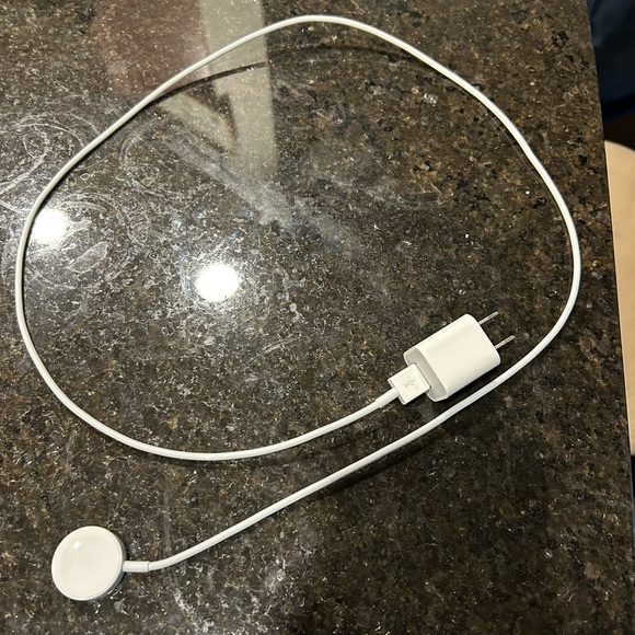 Apple Watch Series 3 GPS- 38mm S/M band - Picture 6 of 6